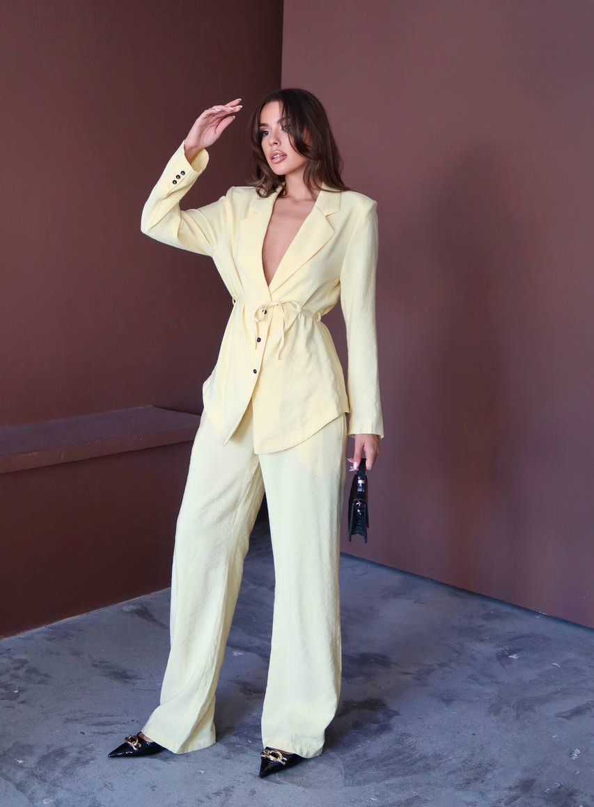SET SUIT ASYMMETRICAL WITH PANTS BUTTER YELLOW 26144