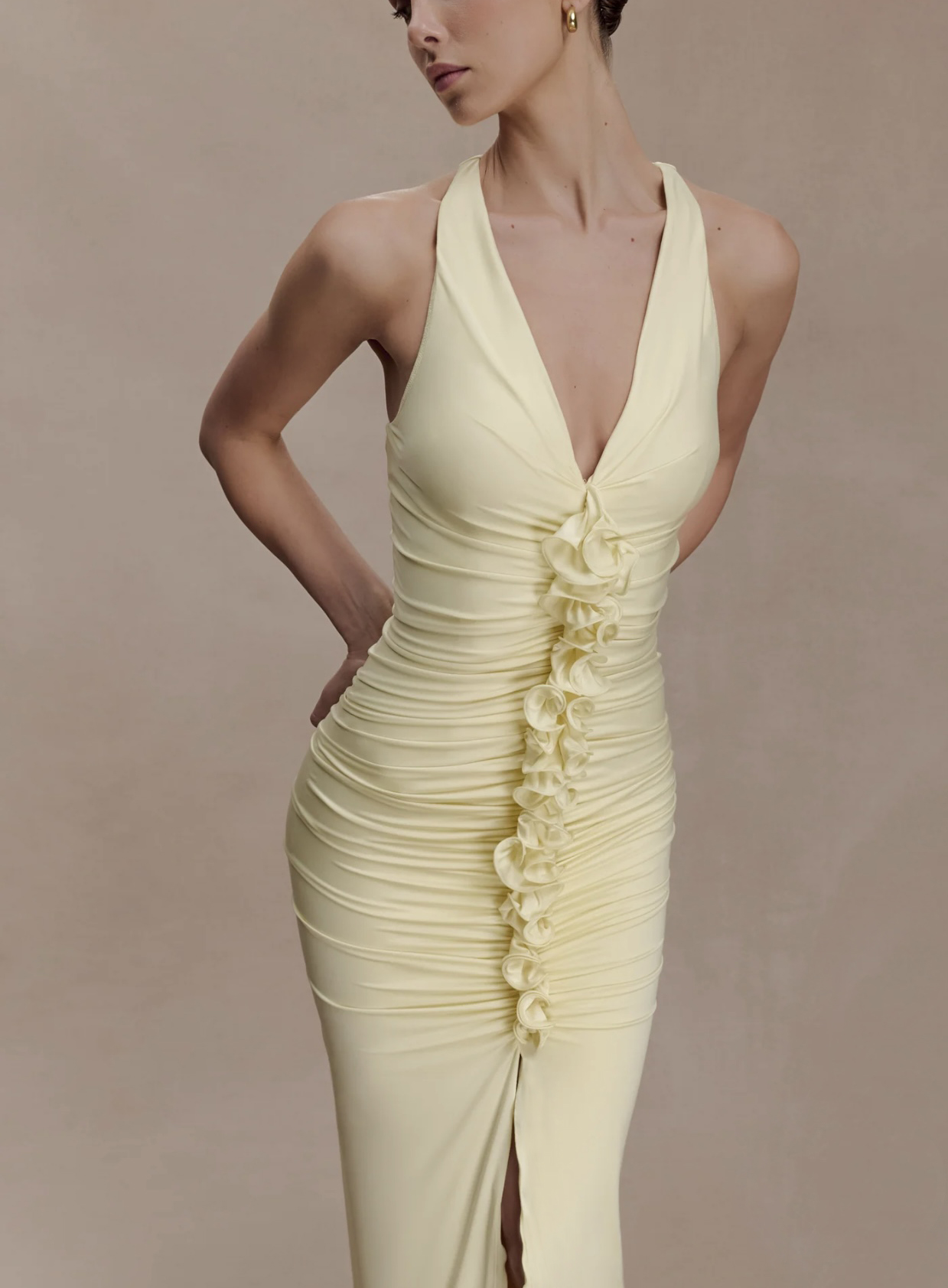 ΦΟΡΕΜΑ MAXI ΜΕ ΣΟΥΡΕΣ ΚΑΙ FLORAL ΒΟΛΑΝ BANANA 26439