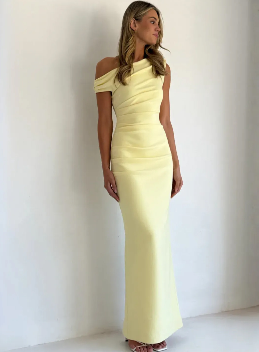 ΦΟΡΕΜΑ MAXI OFF ONE SHOULDER BANANA 26448